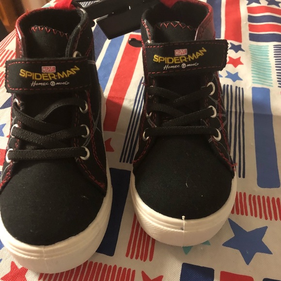 Spider man shoes - Picture 2 of 3